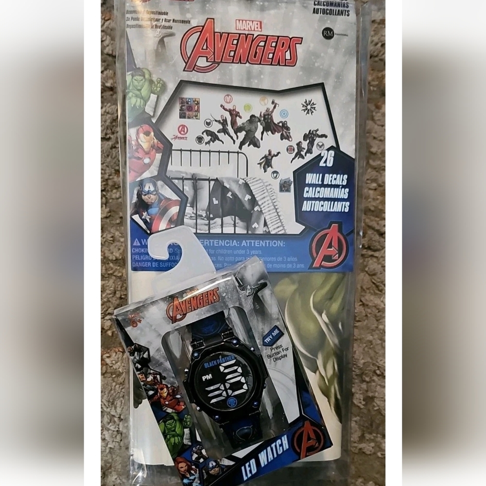 Avengers Roommates Wall Decals and Watch Set  New In Packages